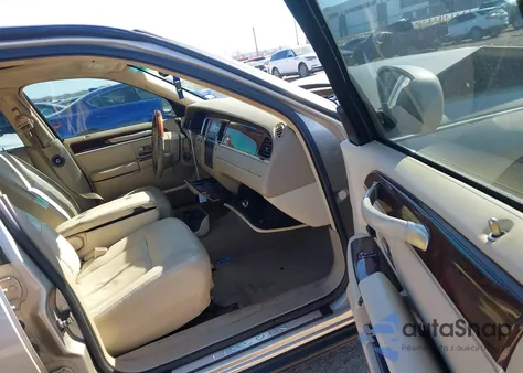 2007 Lincoln Town Car Signature Limited из США, поврежденный, VIN 1LNHM82V57Y625788